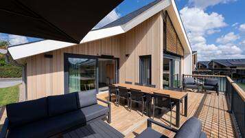 Villa | Outdoor dining