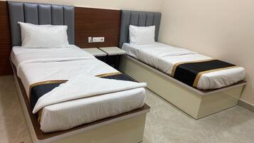 Royal Room | Free WiFi, bed sheets