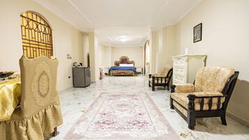 5 chambres, fer et planche Ă repasser, Wi-Fi, draps fournis