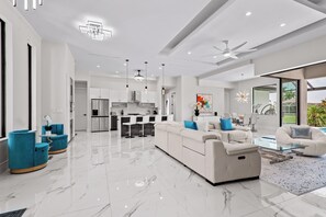 Living area - Intervillas Florida - Villa Incredible (Cape Coral)