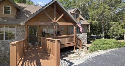 Lazy Bear Lodge II -NEWLY updated and Pet Friendly
