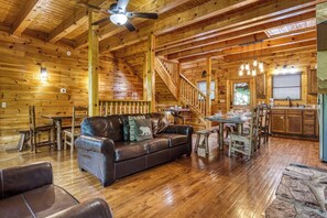 Télévision, cheminée, jeux vidéo, baby-foot