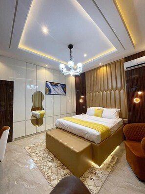 Deluxe Room, City View | Desk, laptop workspace, soundproofing, free WiFi - Marathon Hotel and Suites  (Lekki)