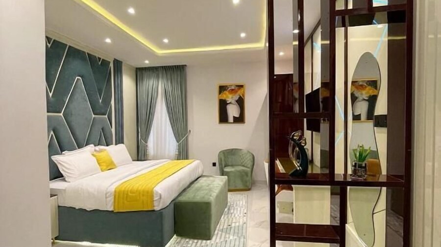 Marathon Hotel and Suites