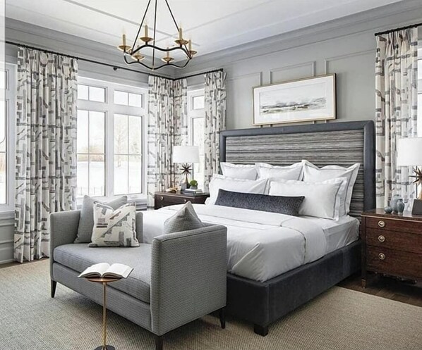 Luxury Room | Desk, laptop workspace, soundproofing, free WiFi