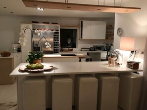 Fridge, microwave, oven, dishwasher - Kommetjie Ocean Sanctuary, Uninterupted extensive sea and mountain views (Cape Town)