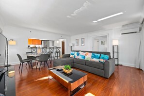 Smart TV, stereo