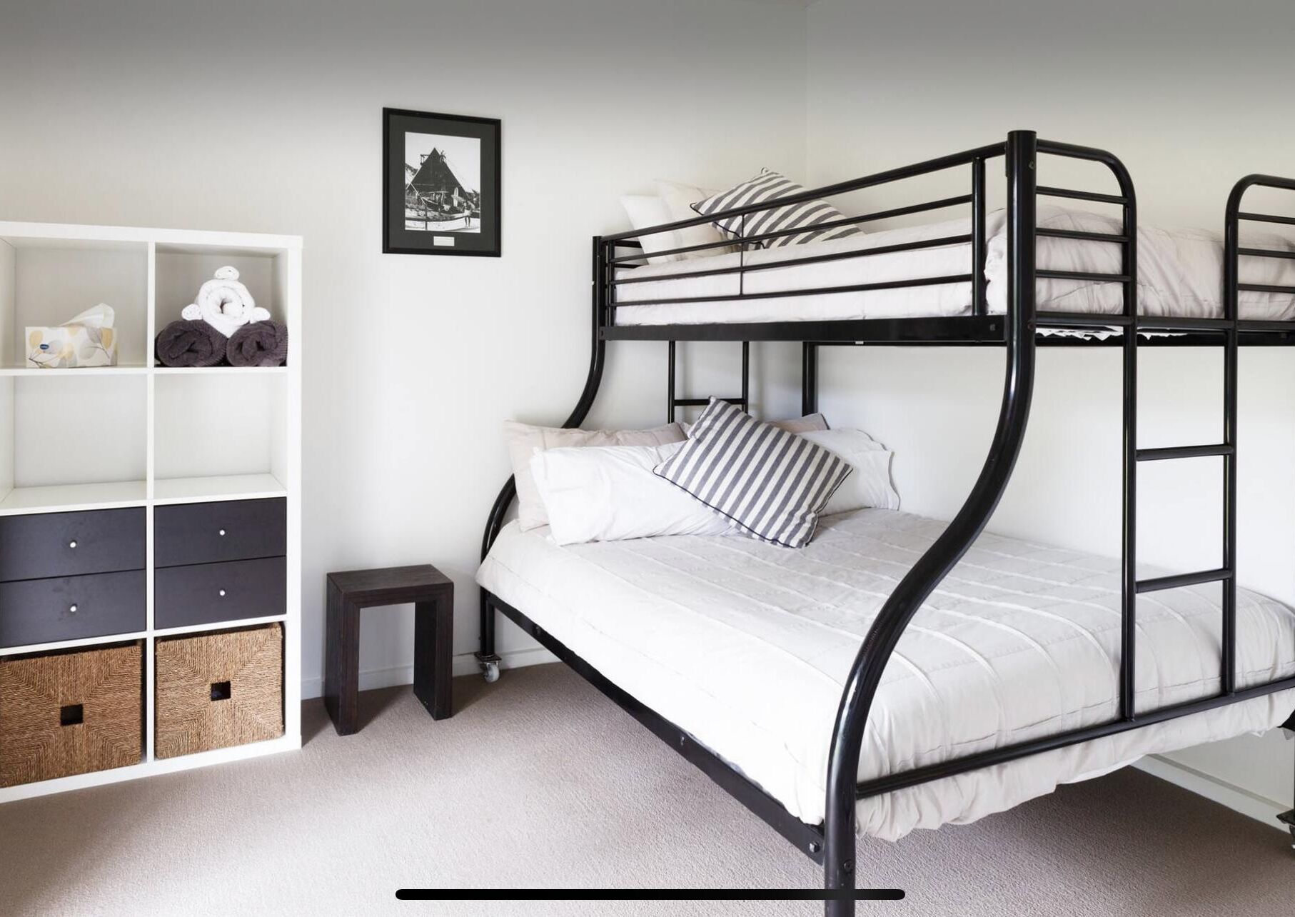 2 Schlafzimmer, Schreibtisch, schallisolierte Zimmer