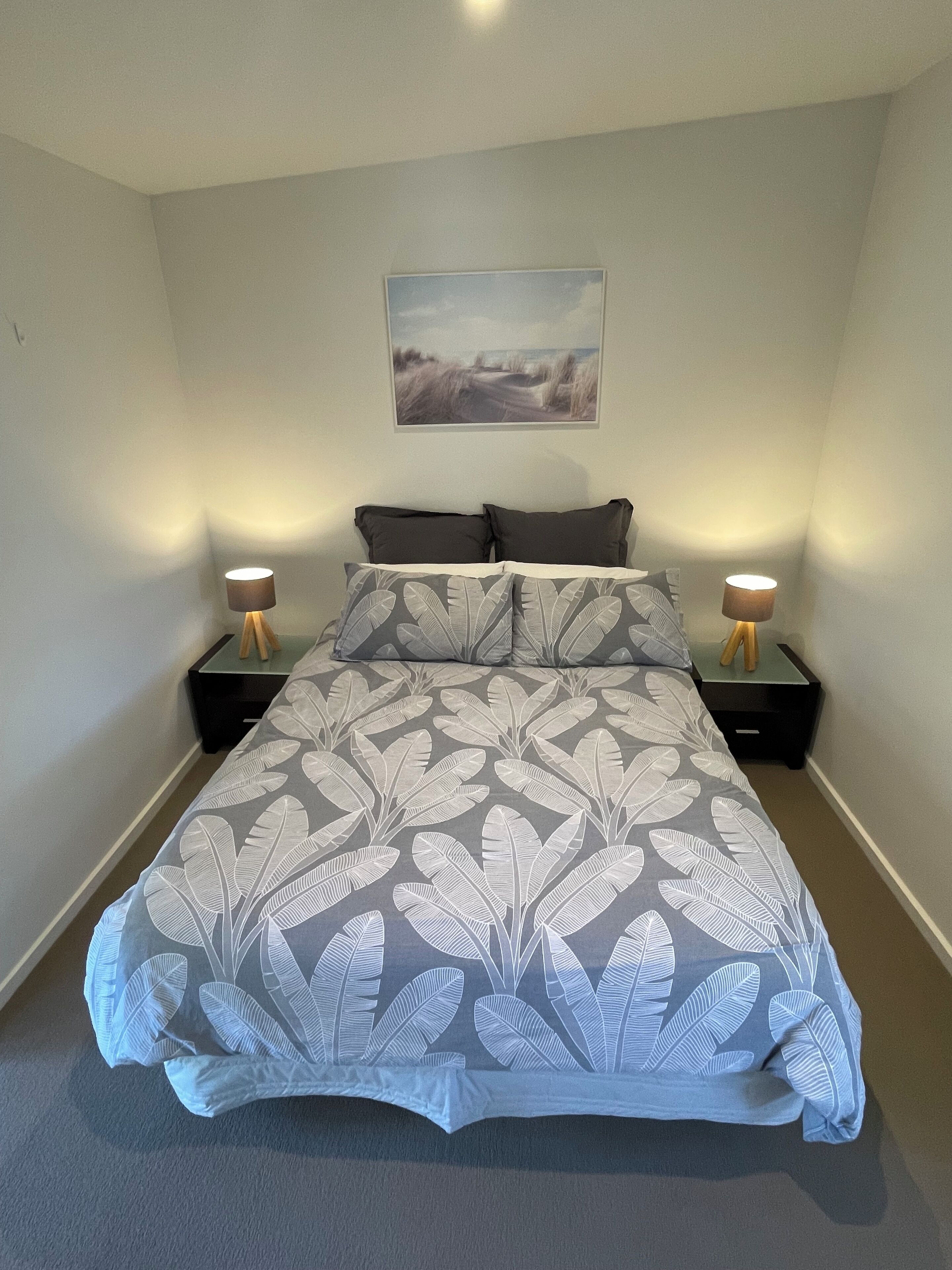 2 bedrooms, desk, soundproofing, iron/ironing board