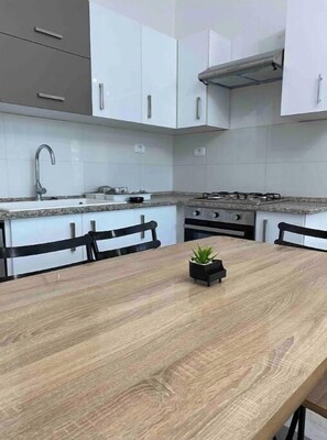 Private kitchen - Vague de Confort : Appartement Moderne Bord mer (Bizerte)