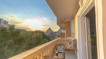 Royal Room, Patio, Mountain View | Terrace/patio