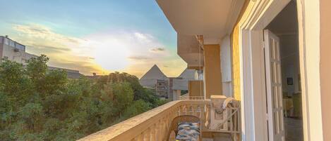 Royal Room, Patio, Mountain View | Terrace/patio