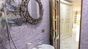 Royal Room, Patio, Mountain View | Bathroom | Shower, hydromassage showerhead, bidet, towels