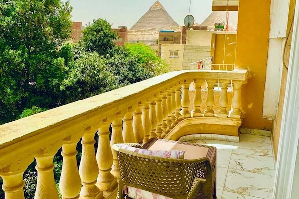 ملاءات من القطن المصري وأغطية فراش متميزة وألحفة محشوة بالريش