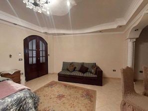 Deluxe Duplex, Patio, Mountain View | Egyptian cotton sheets, premium bedding, down comforters - Queen of Pyramids Hotel (Giza)