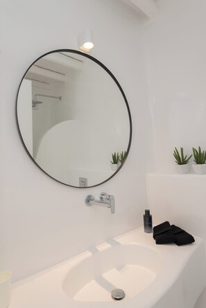 Bathroom - Seaside Serenity (Mykonos)