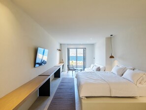 Individually decorated, individually furnished, free WiFi, bed sheets - Azure Horizon (Mykonos)