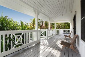 Villa | Eget kök | Stort kylskåp, mikrovågsugn, ugn och spishäll
