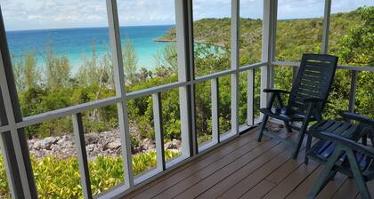 Island Oasis: Luxury Villa With Private Pool And Beach Access