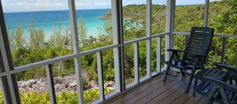 Island Oasis: Luxury Villa With Private Pool And Beach Access