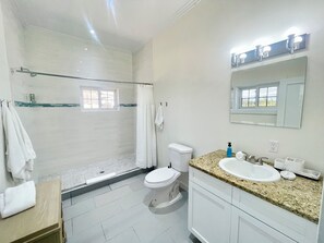 Villa | Bathroom - Palms Paradise: Romantic Beach House (North Palmetto Point)