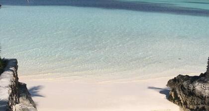 Caribbean Haven: Secluded Retreat With Stunning Ocean Views