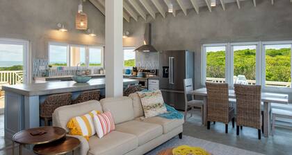 Paradise Cove: Oceanfront Haven With Infinity Pool