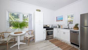 Villa | Eigene Küche | Großer Kühlschrank, Mikrowelle, Ofen, Herdplatte