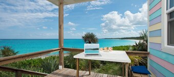 Cayo Loco Getaway: Private Beachfront Haven
