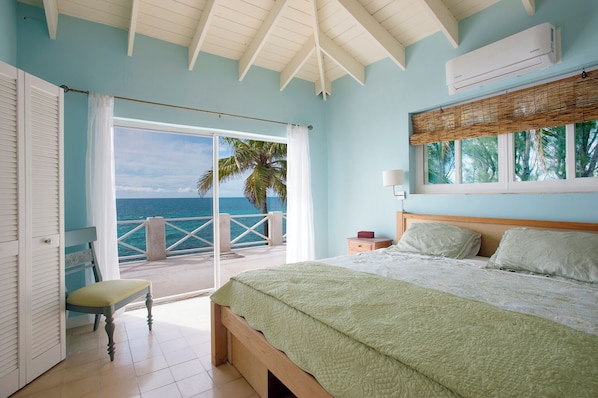 Villa | Individually decorated, individually furnished, free WiFi, bed sheets - Island Paradise: Secluded Beachfront Retreat With Pool (Rainbow Bay)