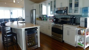 Villa | Private kitchen - Banks Road Beauty: Luxury Home With Pool (Rainbow Bay)