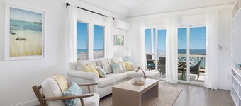 Island Paradise: Secluded Retreat, Breathtaking Views