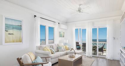 Island Paradise: Secluded Retreat, Breathtaking Views