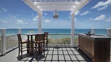 Villa | Uitzicht op strand/zee