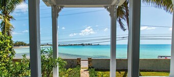 Oceanfront Oasis: Luxury Home With Sunset Views