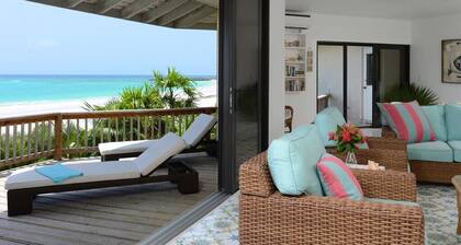 Oceanfront Elegance: Lovely Home With Views