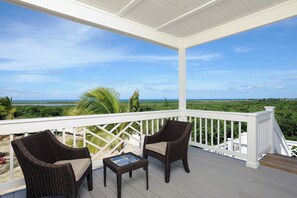Exterior - Coastal Haven: Charming Beachfront Cottage With Pool (Governor's Harbour)