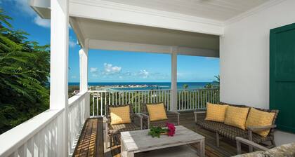 Hilltop Haven: Luxurious Historic Estate With Harbor Views