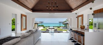 Oceanfront Oasis: Renovated Villa With Pool