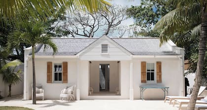Beachfront Bliss: Luxury Dunmore Town Home With Pool