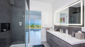 Villa | Bathroom | Shower, towels, toilet paper