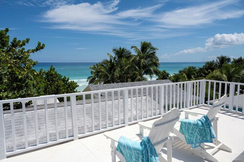 Harbour Island Haven: Newly Remodeled Cottage Near Pink Sands Beach