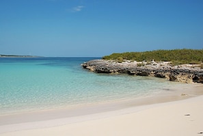 On the beach - Tropical Getaway: Compound Near Saunders Beach (Governor's Harbour)