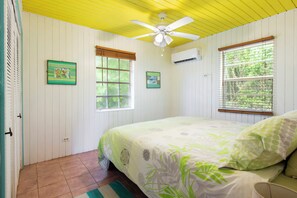 Villa - Orchid Retreat: Colorful Cottage Steps From Beach (Governor's Harbour)