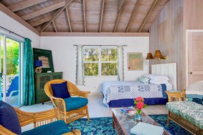 Villa | Individually decorated, individually furnished, free WiFi, bed sheets - Oceanfront Oasis: Contemporary Villa With Pool (North Palmetto Point)
