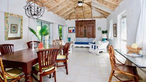 Interior - Pink Sands Retreat: Beachfront Cottage With Views (North Palmetto Point)