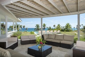 Villa | Balcony