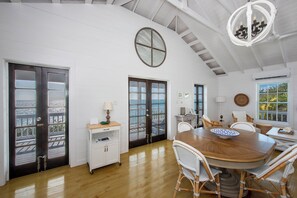 Dining - Refuge By The Sea: Tranquil Cottage (Rainbow Bay)