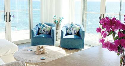 Seaside Serenity: Elegant Beachfront Escape