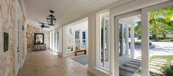 Waterfront Wonder: Cottage With Stunning Views